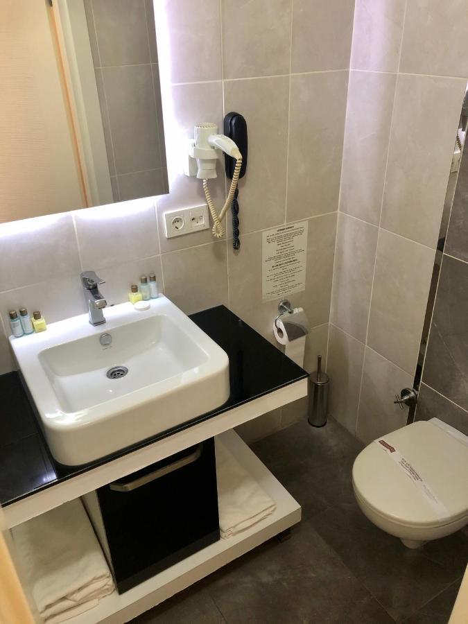 Large Double or Twin Room