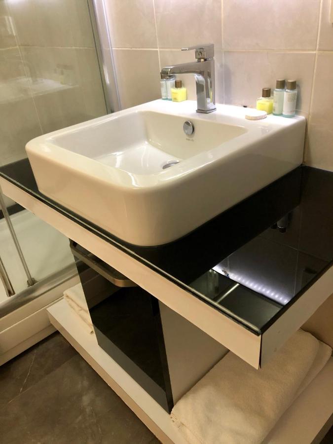 Large Double or Twin Room