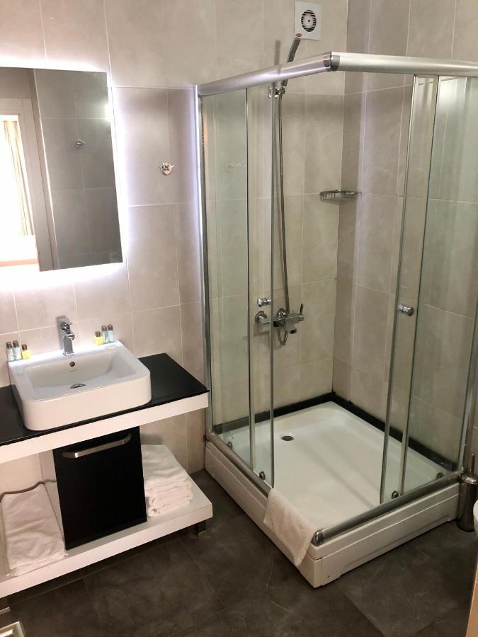 Large Double or Twin Room