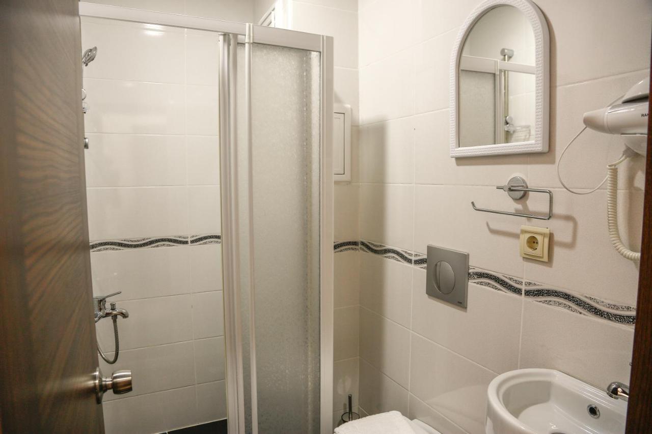 Double or Twin Room Bathroom