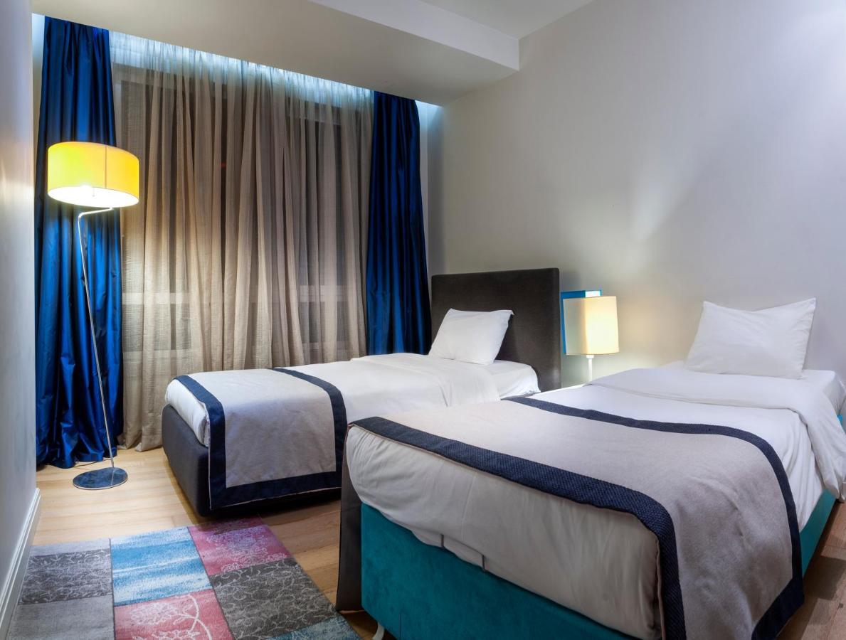 Two-Bedroom Apartment,1077851491:JPEG