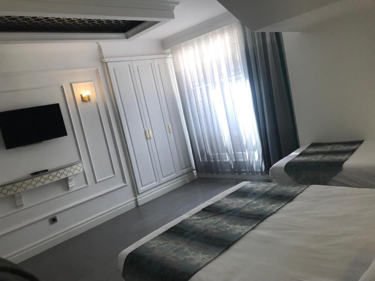Basement Triple Room