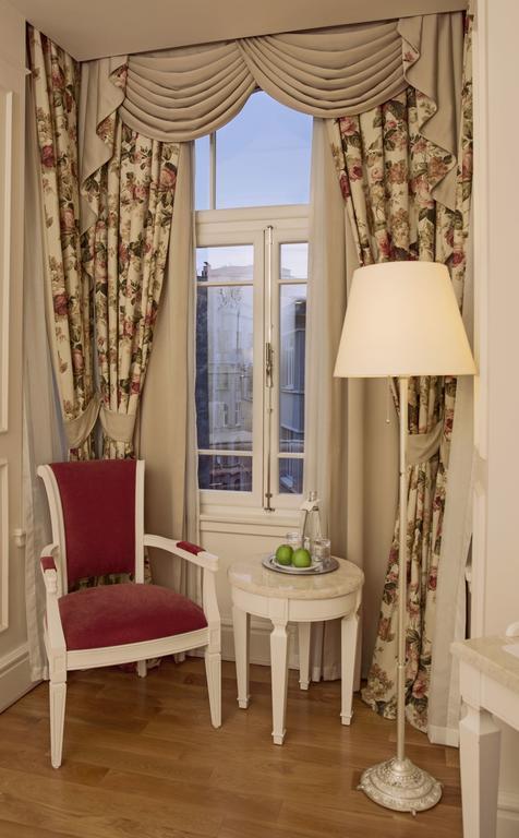 Corner Room