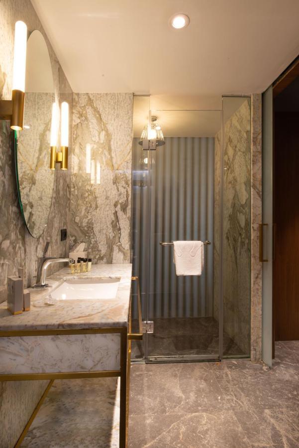 King Room Spa Bath