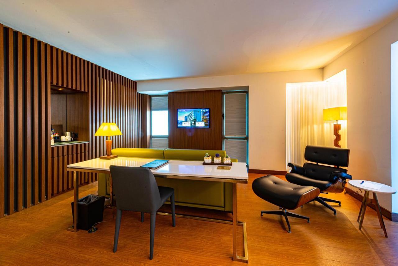 King Room Spa Bath
