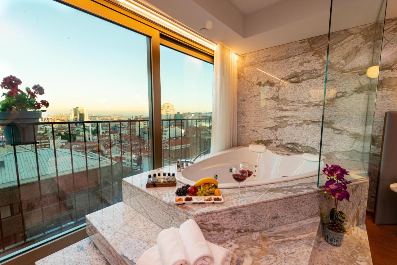 King Room Spa Bath