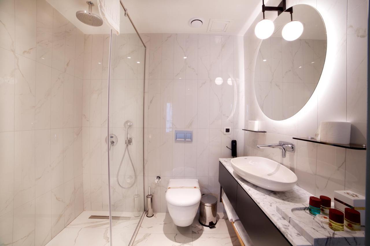 Quarto com 2 Camas de Solteiro e Varanda