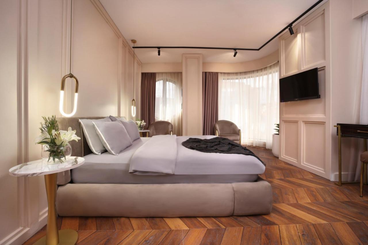 Corner Room