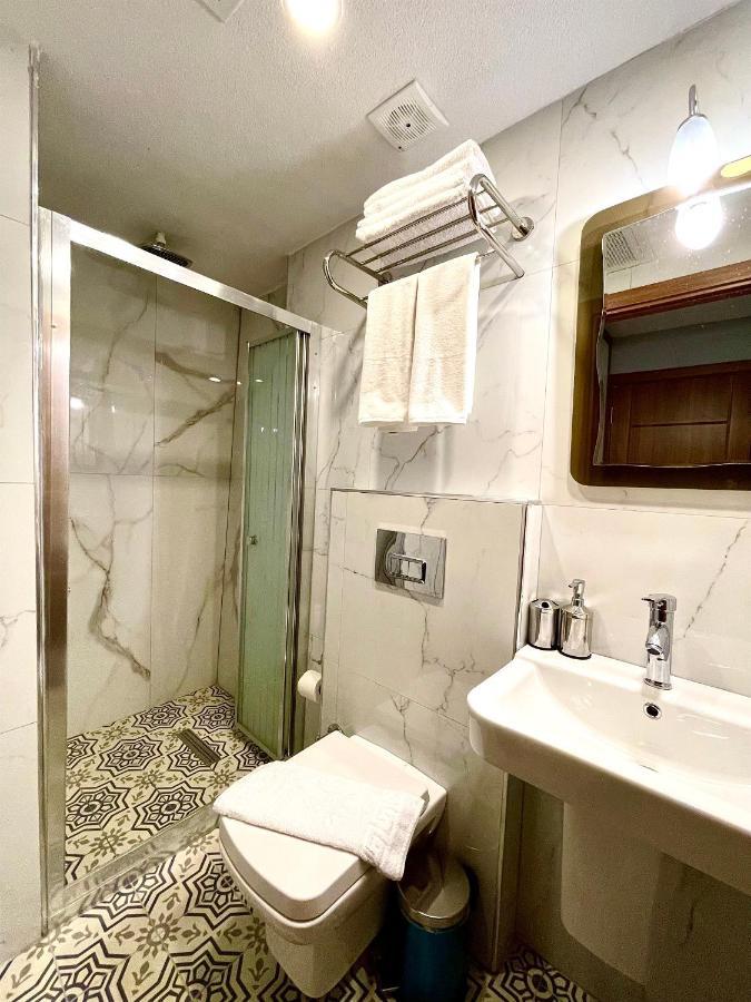 Economy Triple Room