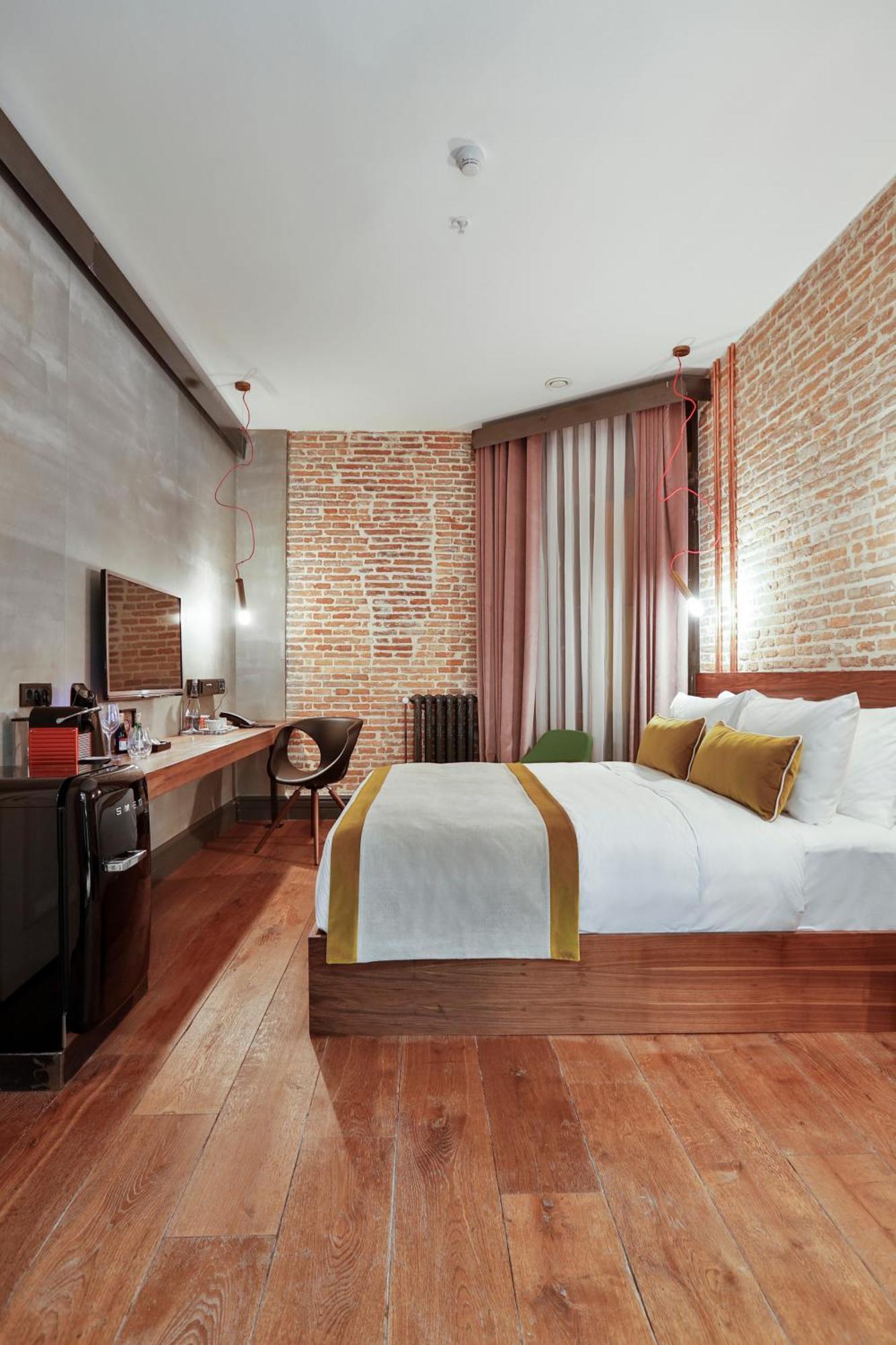 Budget Double Room,1209863101:JPEG