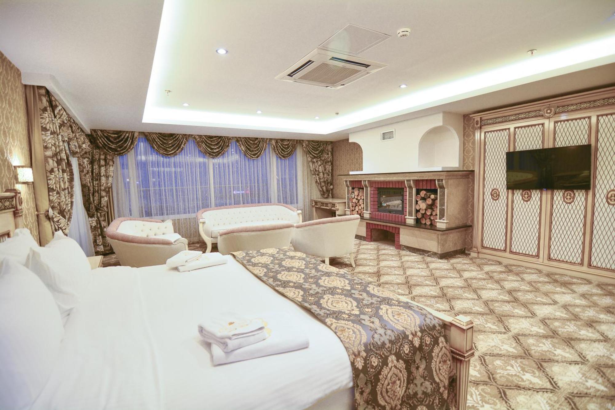 King Suite Spa Bath
