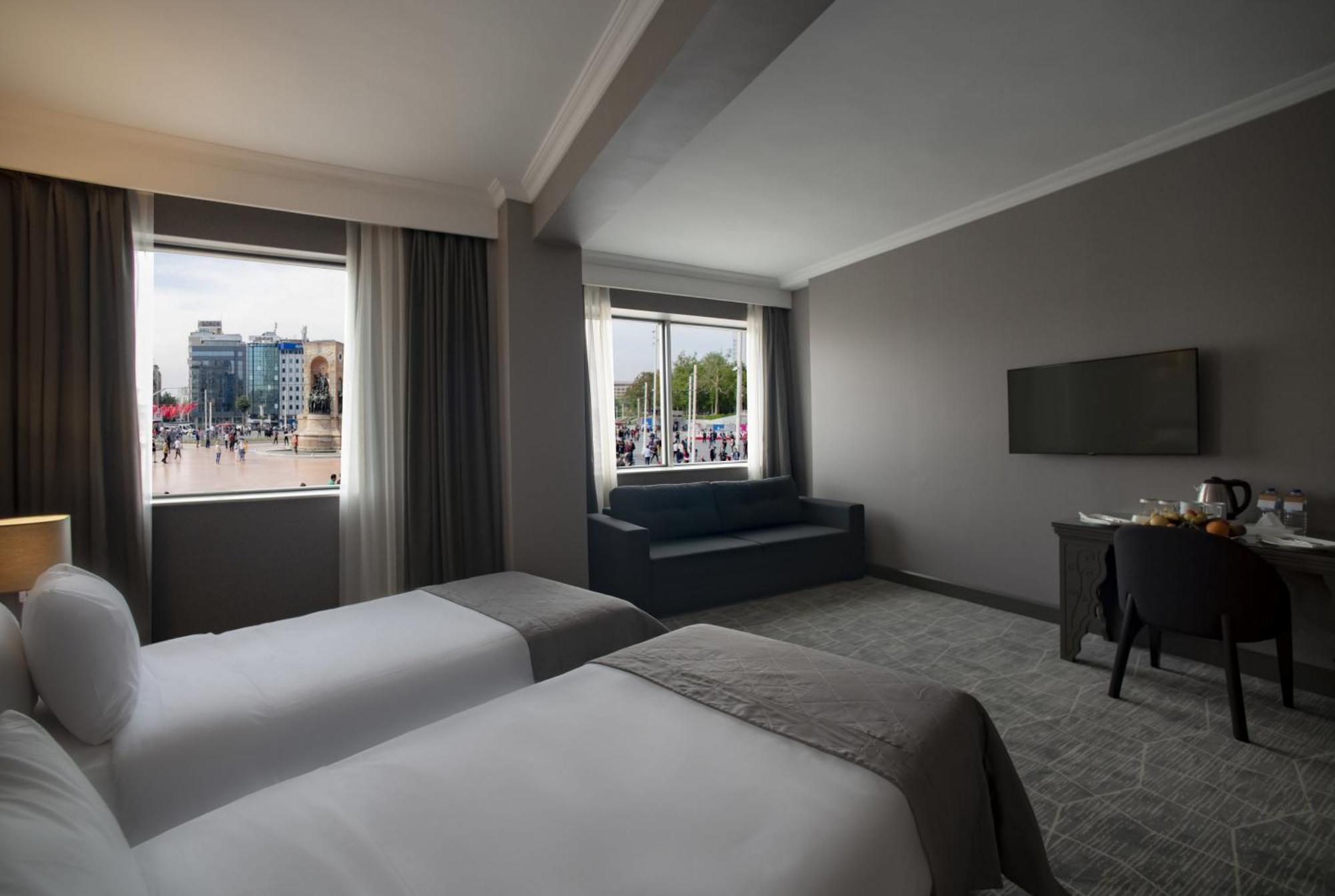Quarto Família Conjugado com Vista da Cidade