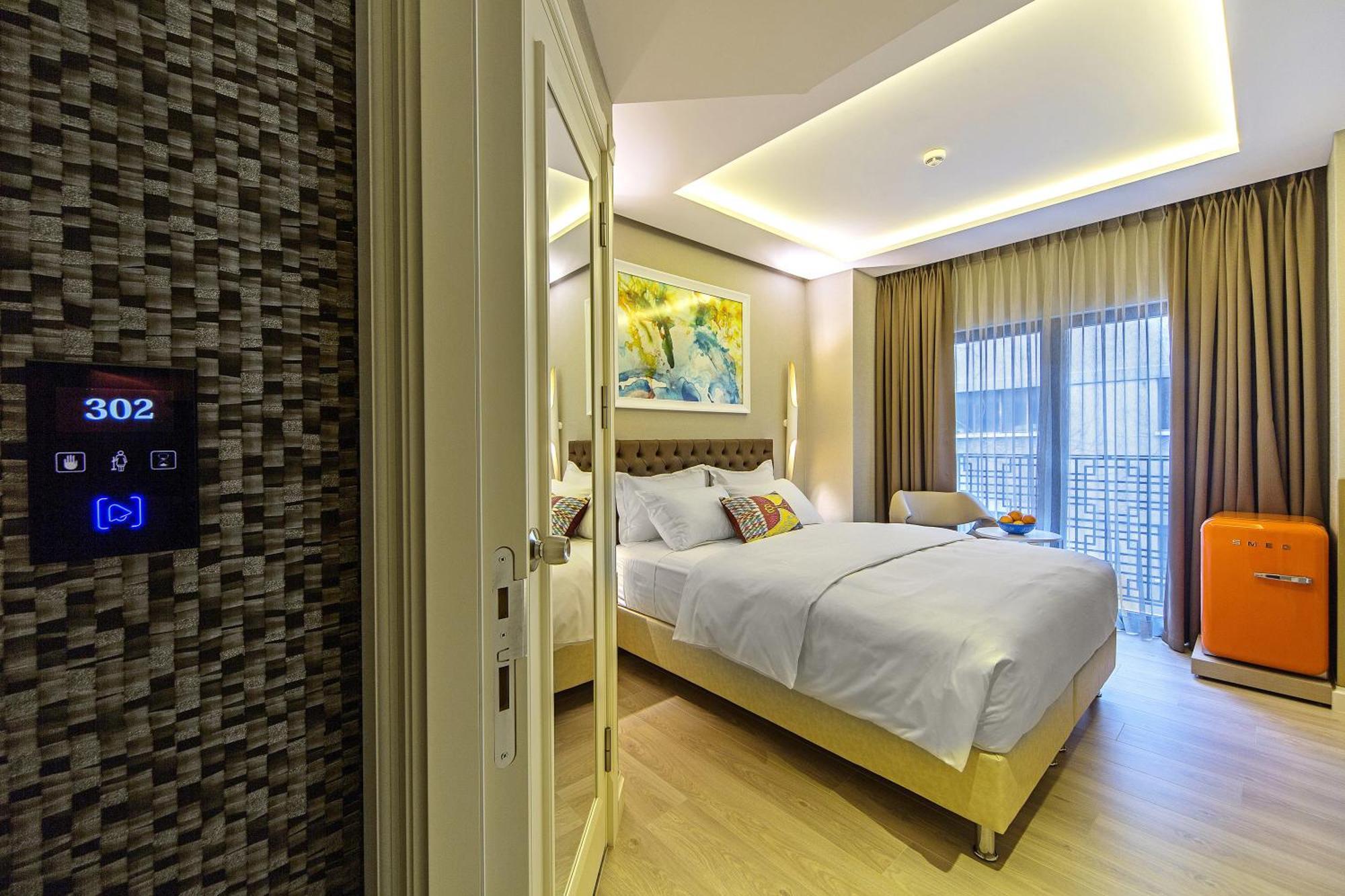 Deluxe Queen Room
