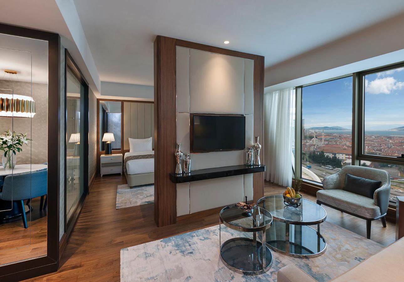 Suite King Size Bed Sea View