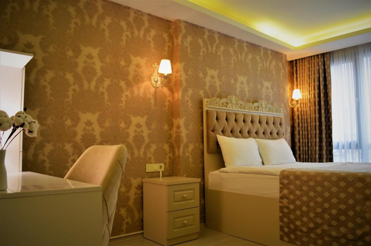 Standard Queen Room