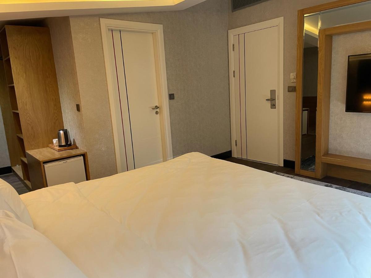 Deluxe Doppelzimmer mit seitlichem Meerblick