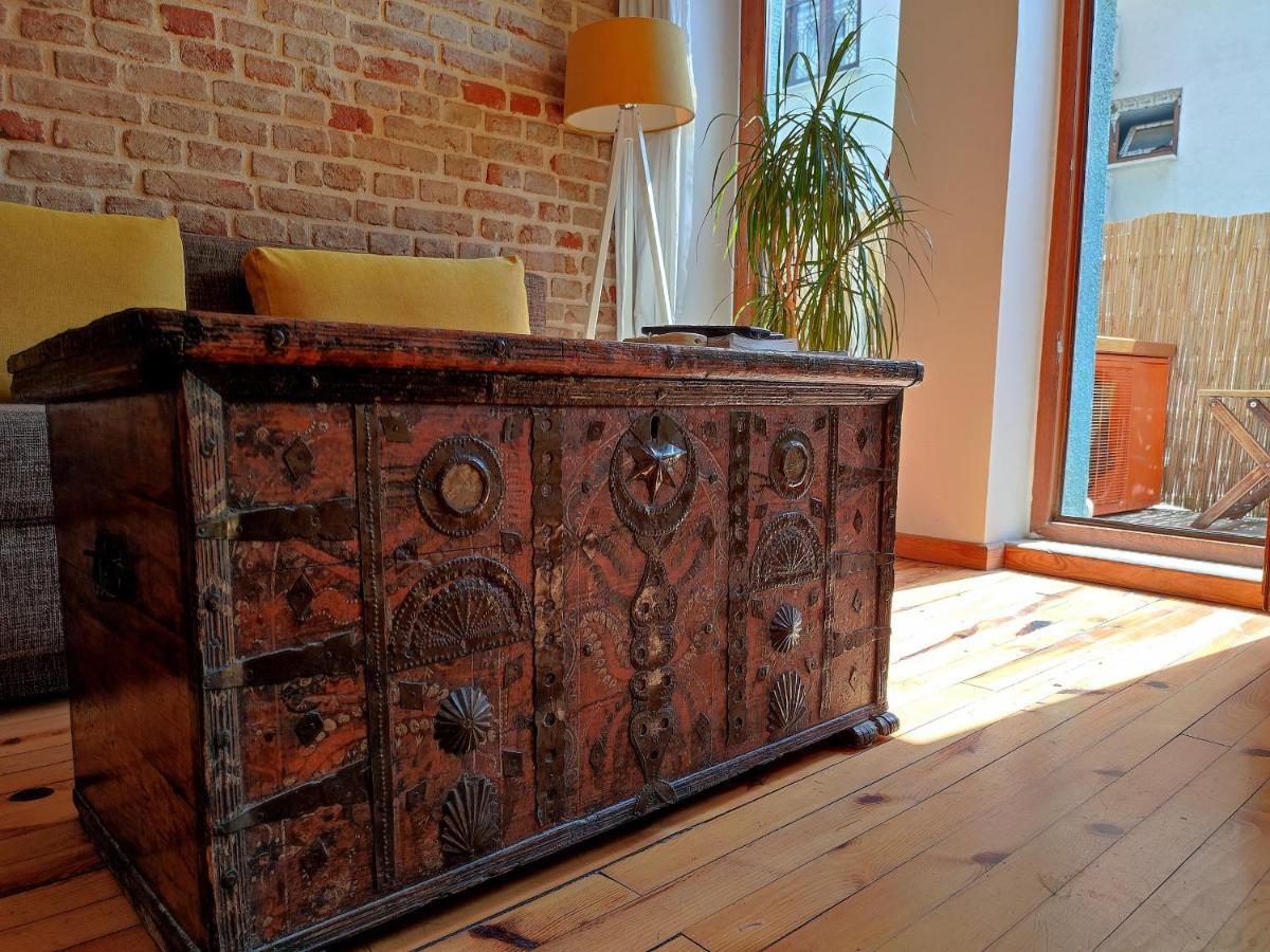 1 Bedroom Apartment with Balcony,1243669972:JPEG