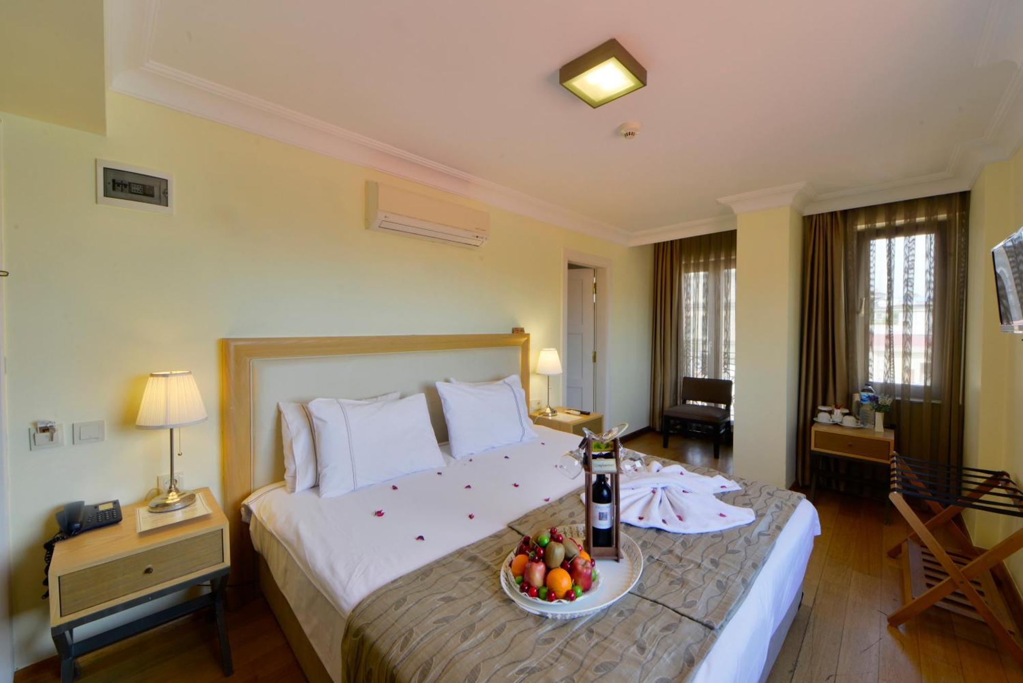 Deluxe Double or Twin Room Sea View