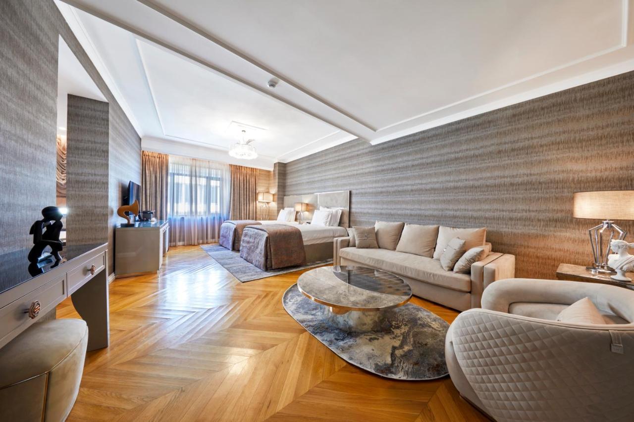 Deluxe Suite Jacuzzi