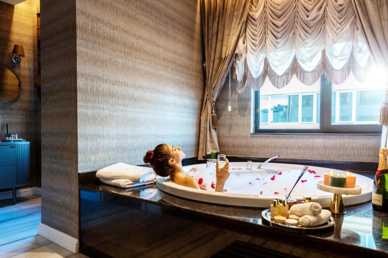 Deluxe Suite Jacuzzi