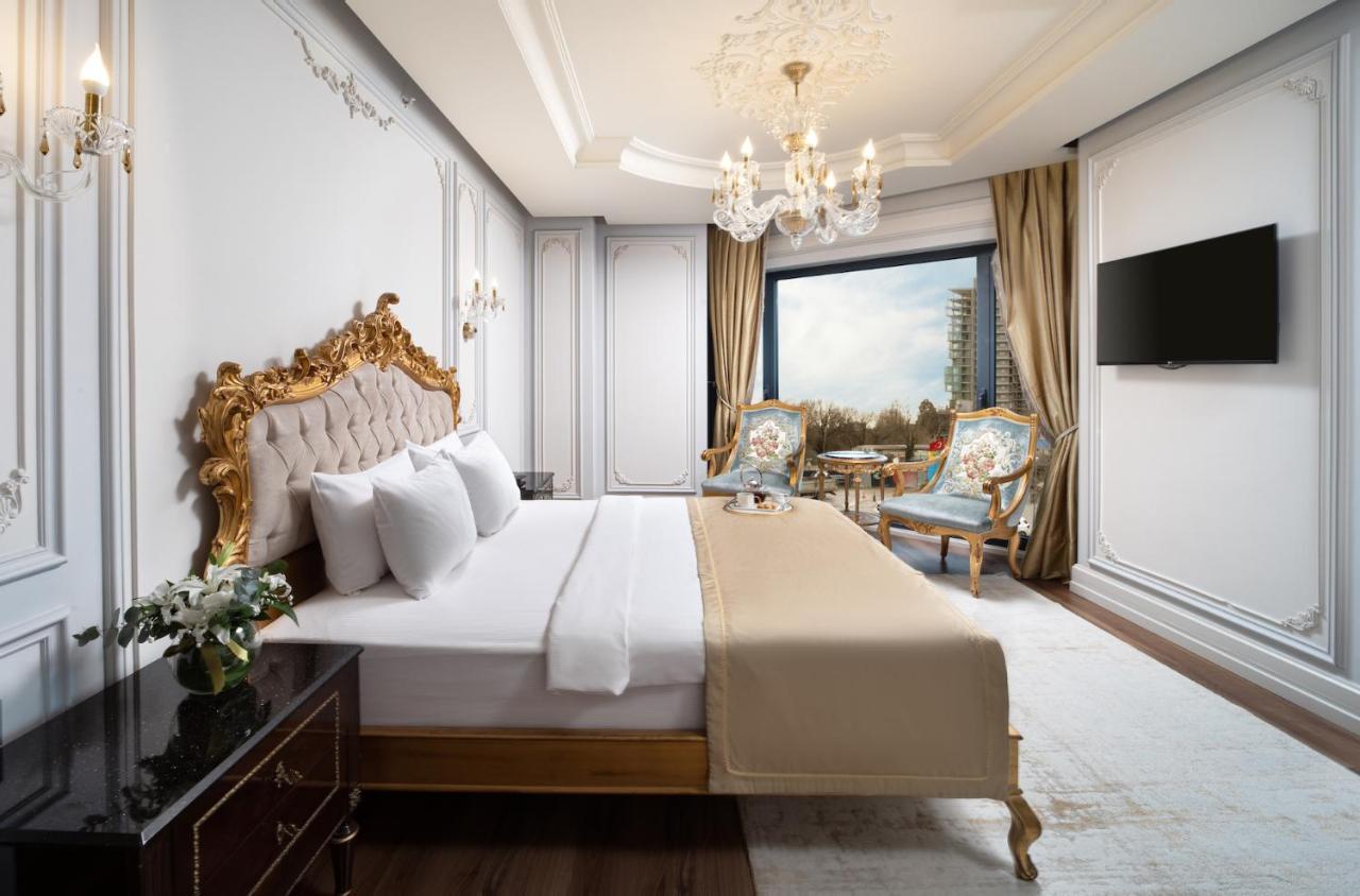 Deluxe King Suite