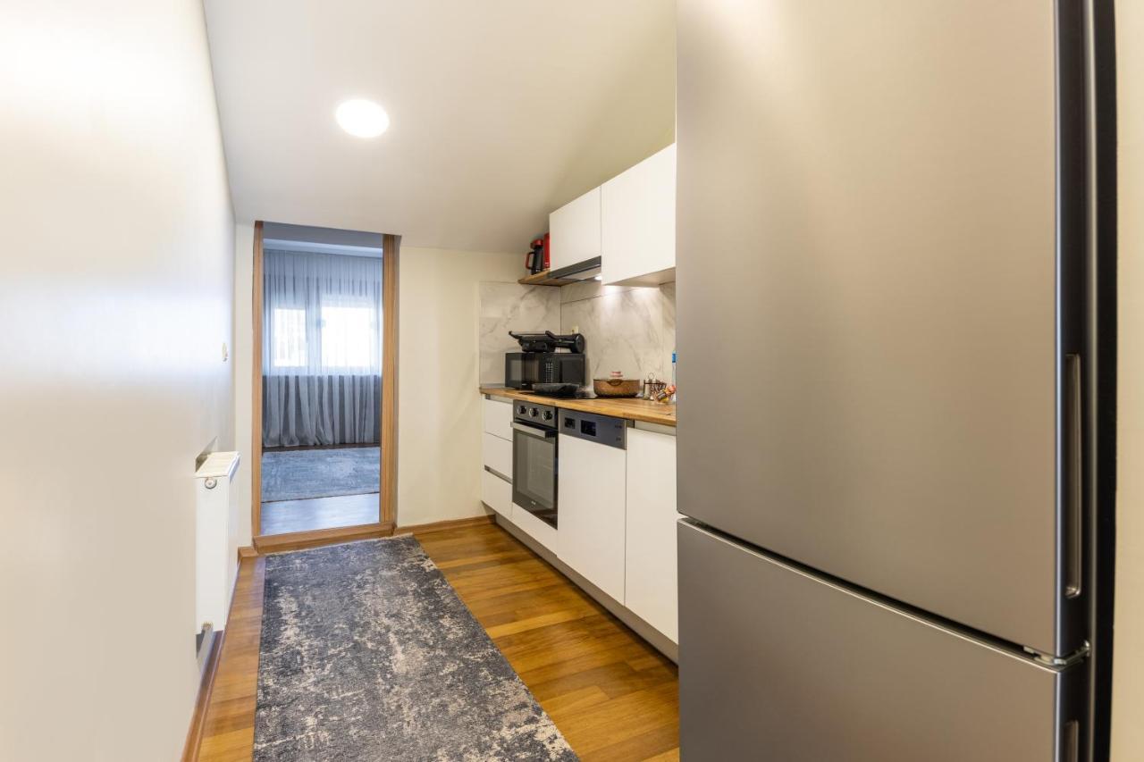 Apartamento de lujo de 3 dormitorios con terraza y vistas a la piscina