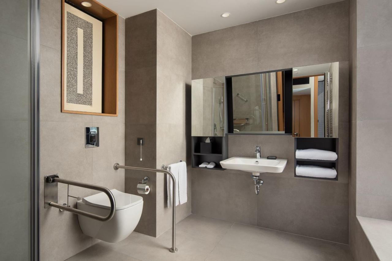 Premium Corner King Room City View