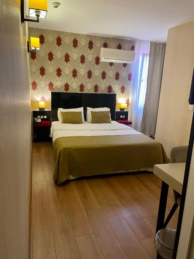 Large Double or Twin Room