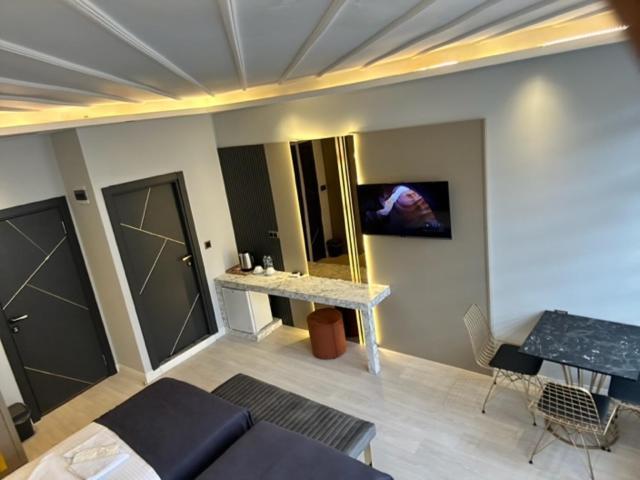 Deluxe Çift Kişilik veya İki Yataklı Oda - Bahçe Manzaralı