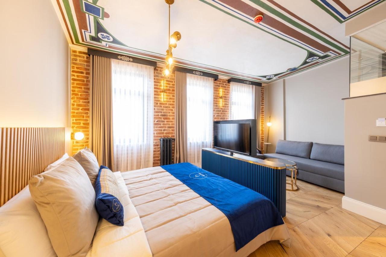 Penthouse Apartment