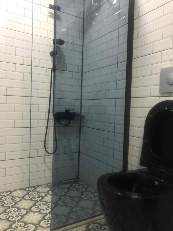 Single Room with Shared Bathroom,1413792314:JPEG