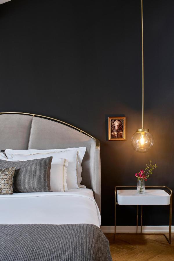 Deluxe Interconnected Family Suite,1558349530:JPEG