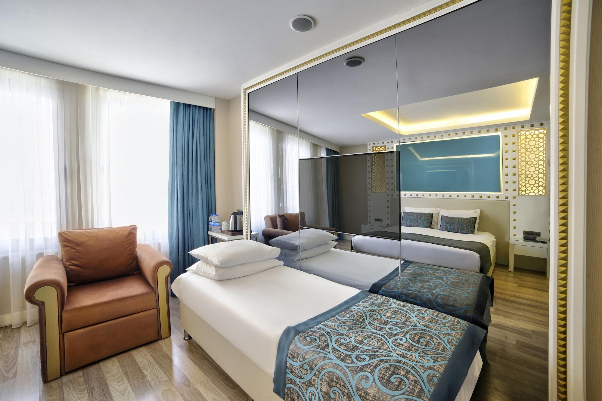 Three-Bedroom Luxury Family Suite - Free Access to Spa