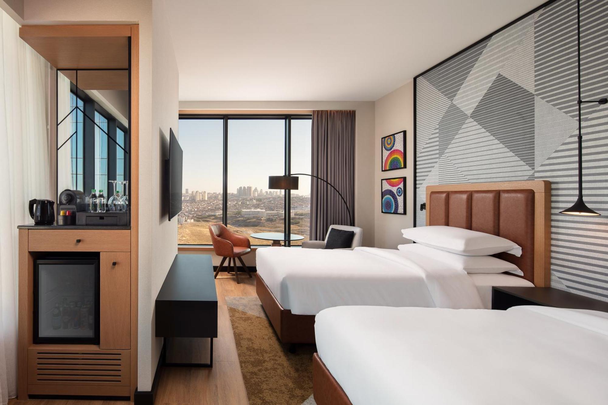Premium Corner Twin Room