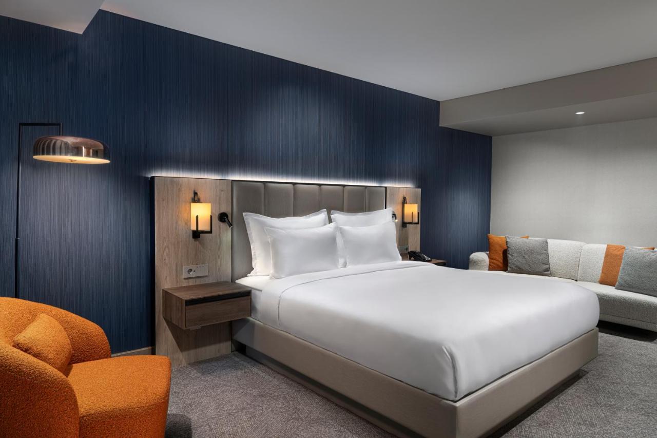 Premium King Room with Sofa Bed and Bosphorus Bridge View