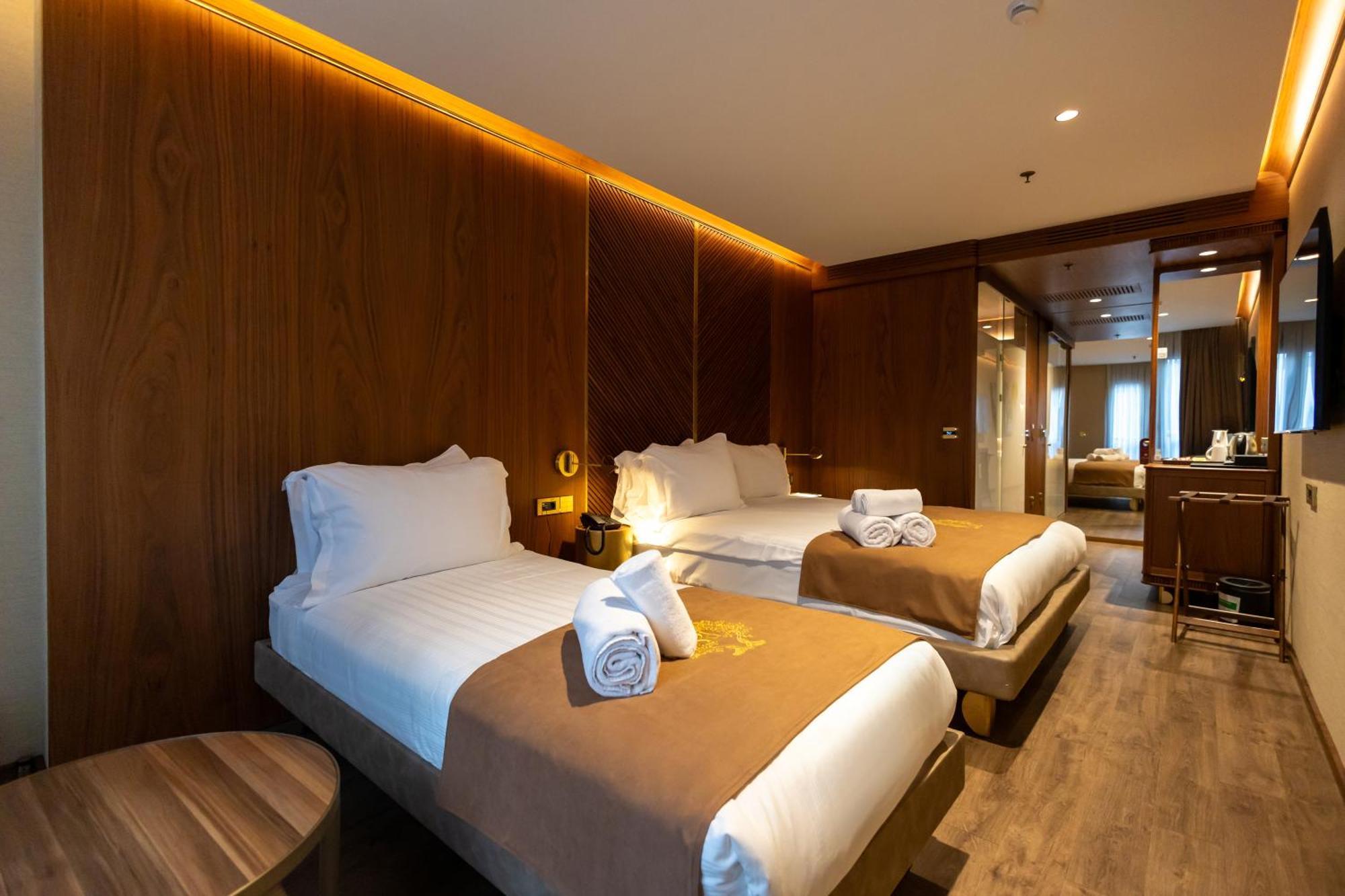Deluxe Üç Kişilik Oda