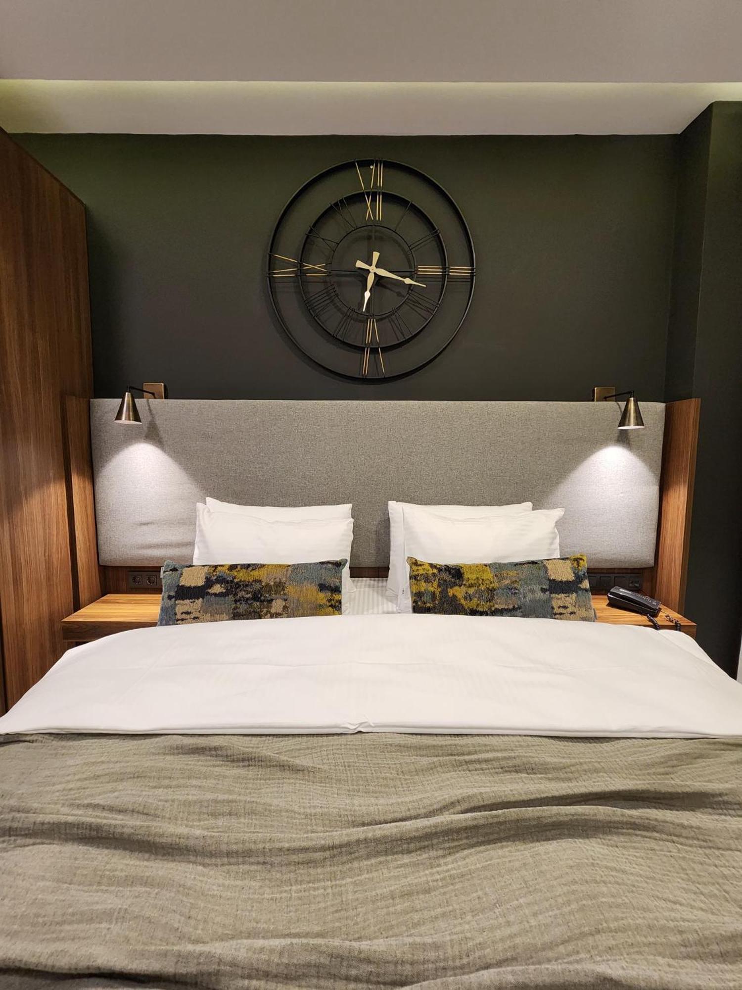 Deluxe Zimmer mit Kingsize-Bett und Panoramablick