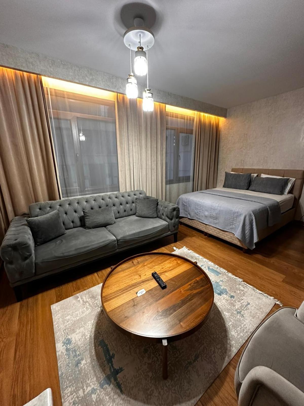 Deluxe Studio