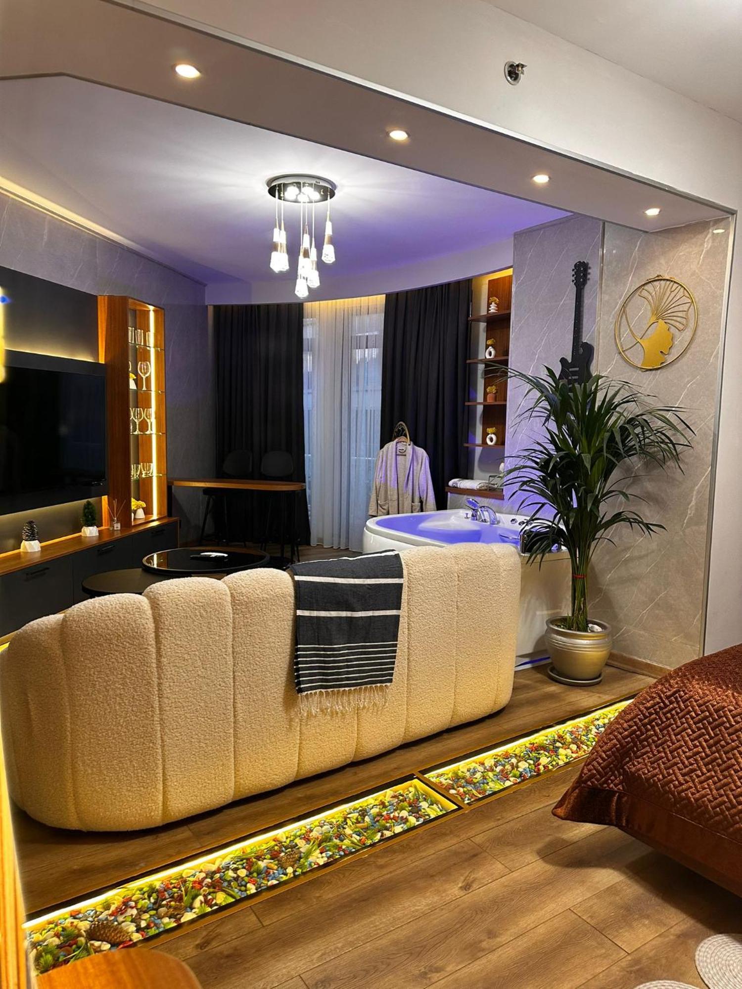 King Room Spa Bath