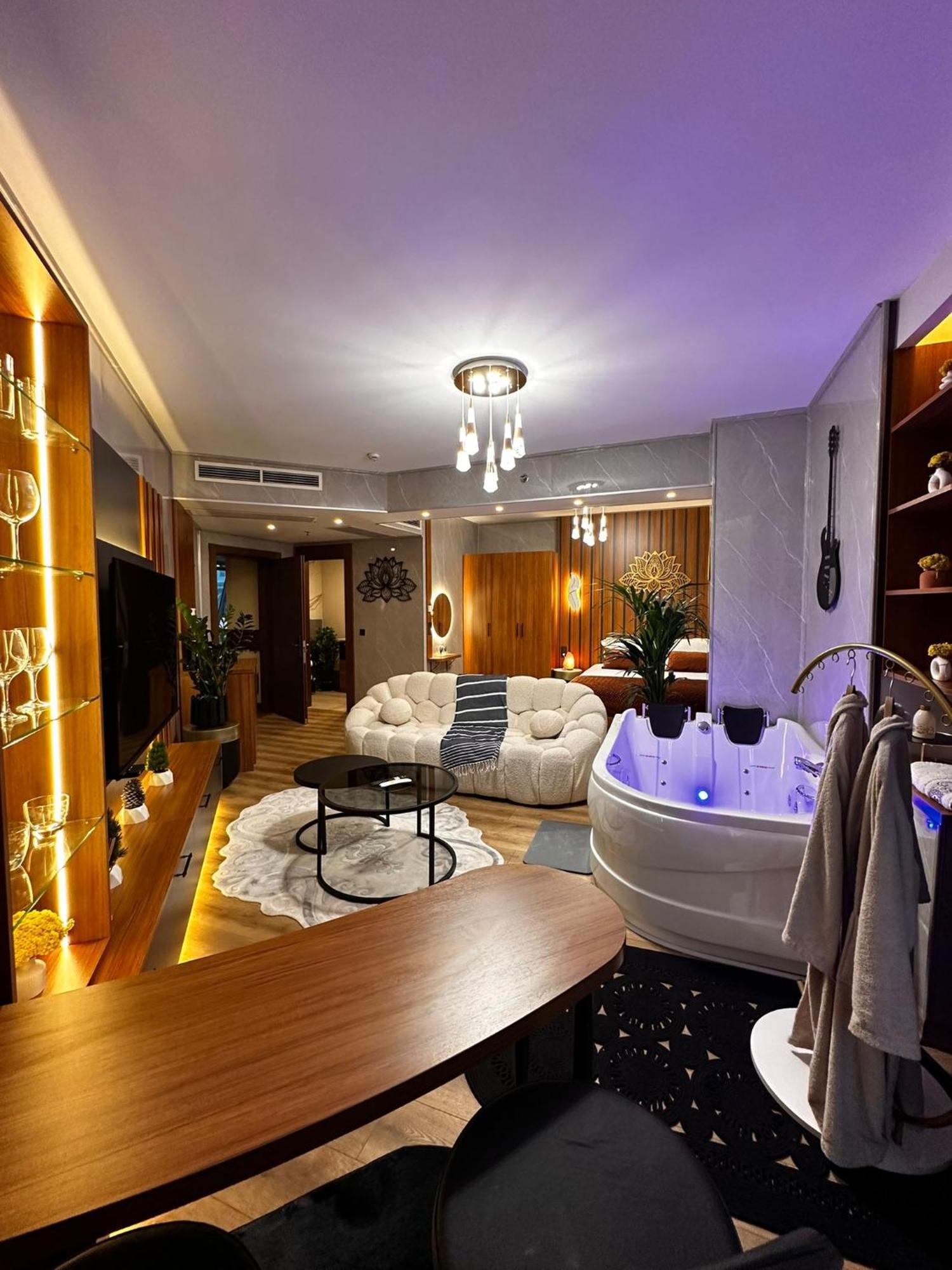 King Room Spa Bath