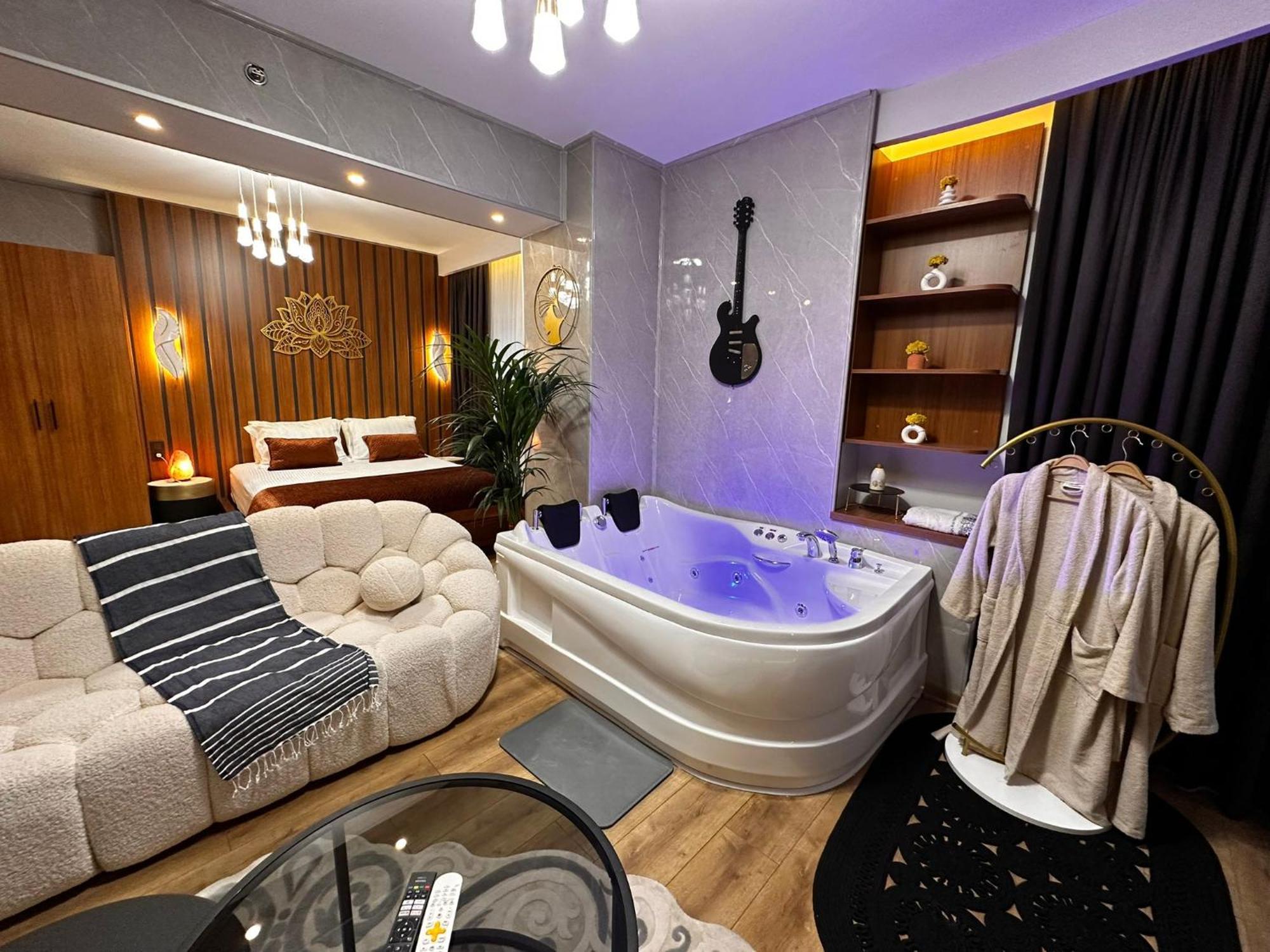 King Room Spa Bath