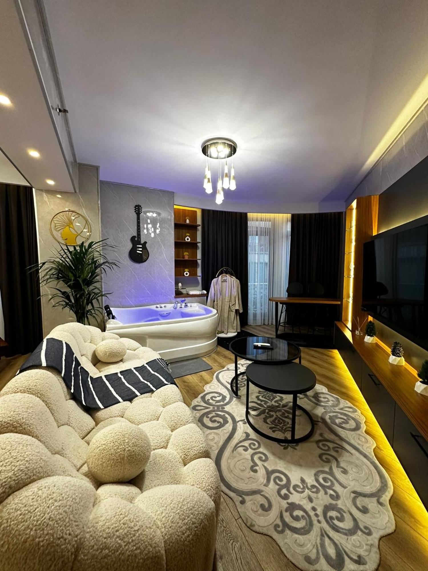 King Room Spa Bath