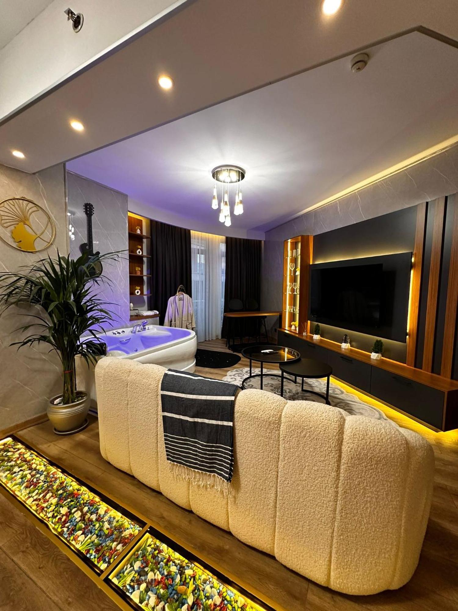King Room Spa Bath