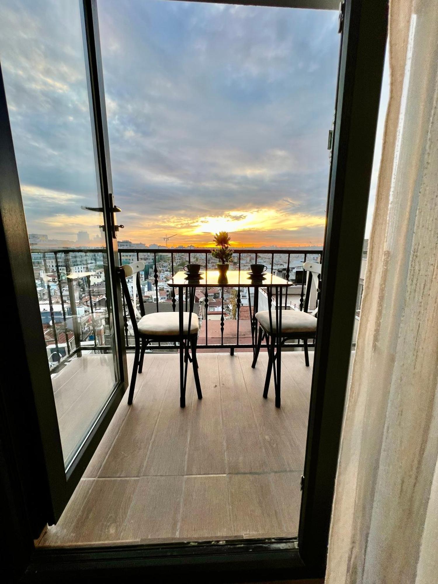 Studio Balcony