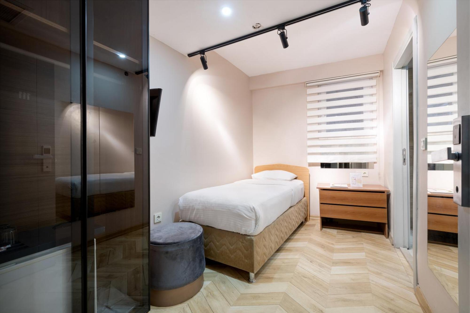 Standard Single Room No Window
