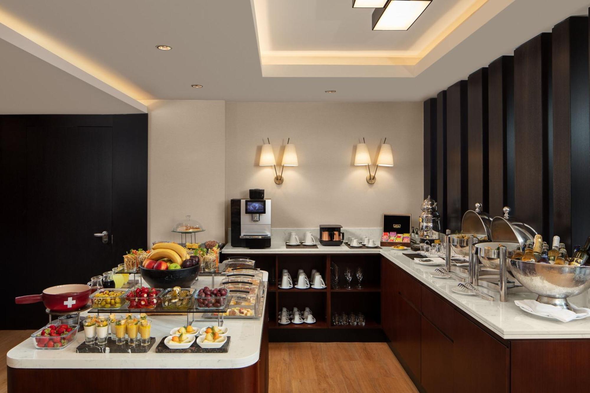 Habitación Executive con acceso al salón y cama extragrande