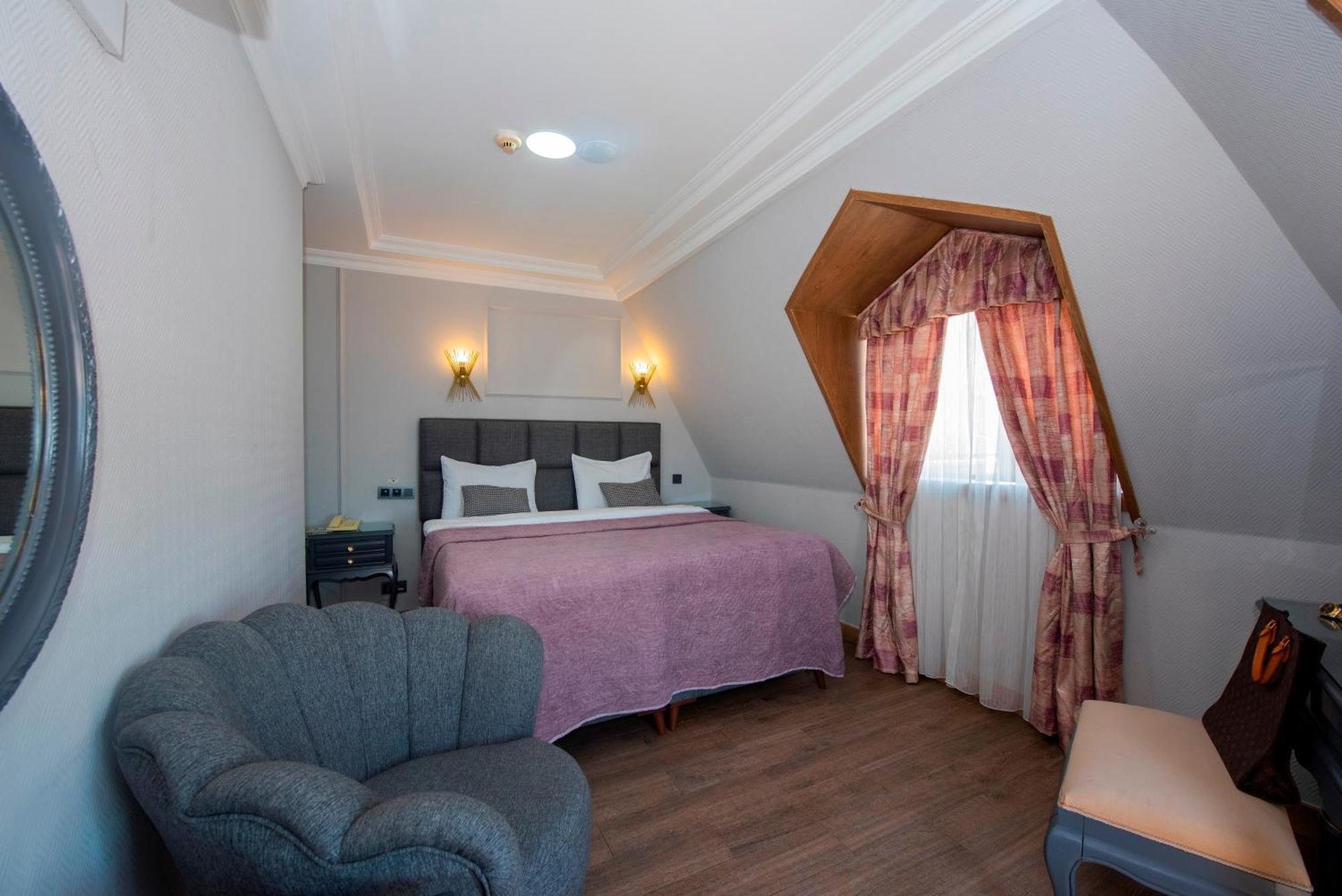 Deluxe Double or Twin Room