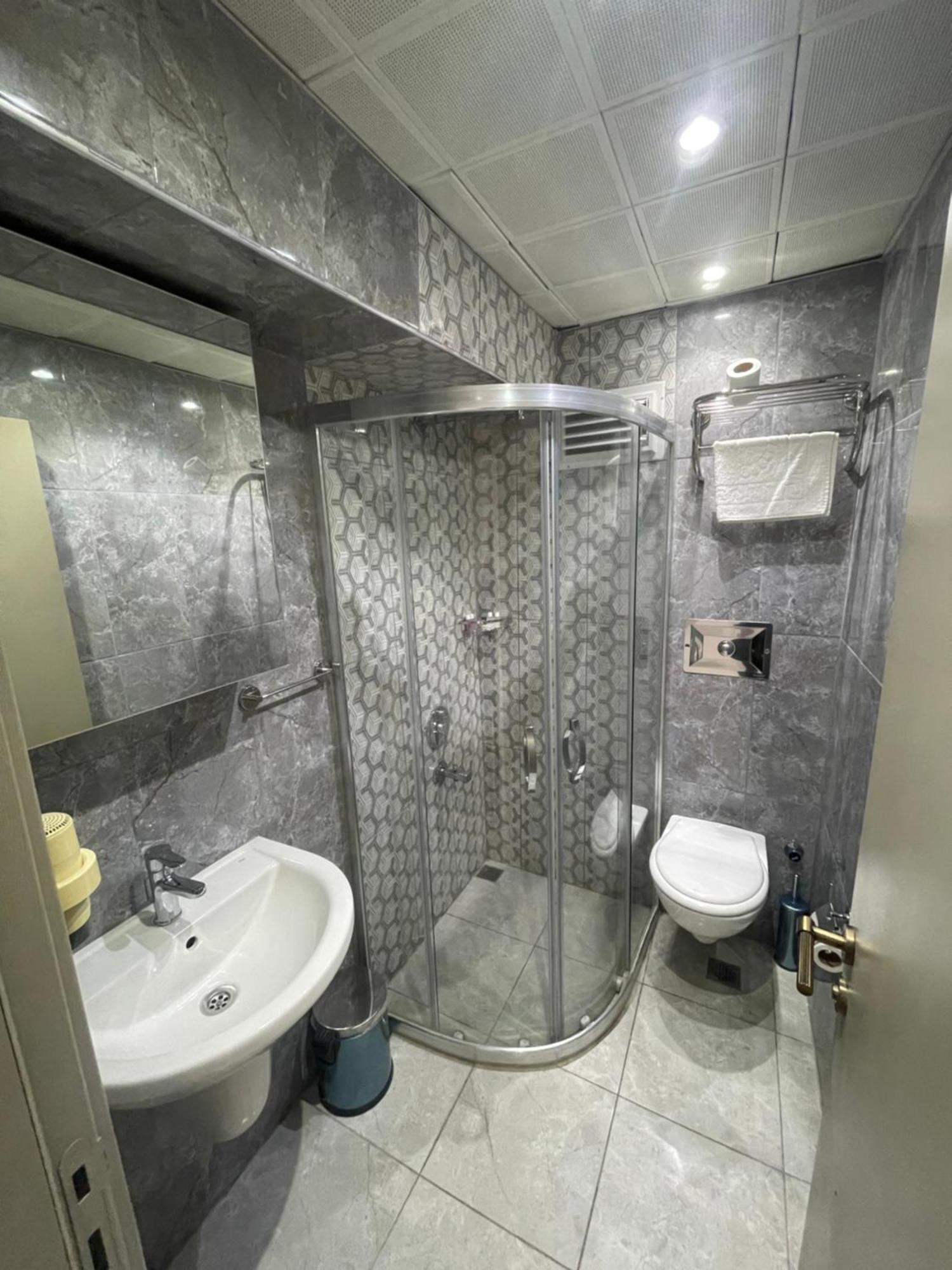 Standard Double or Twin Room,1549684738:JPEG