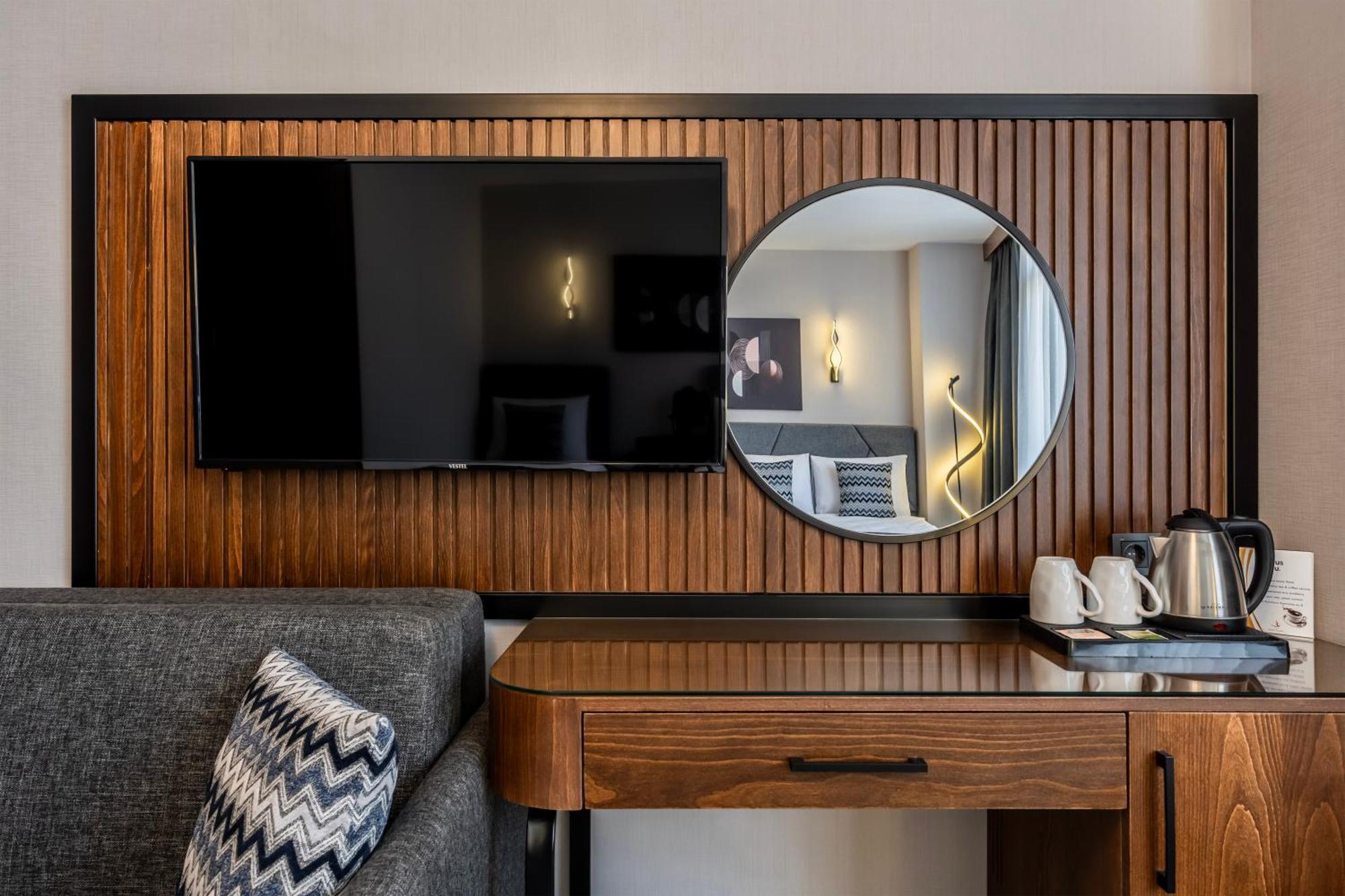 Deluxe Family Room