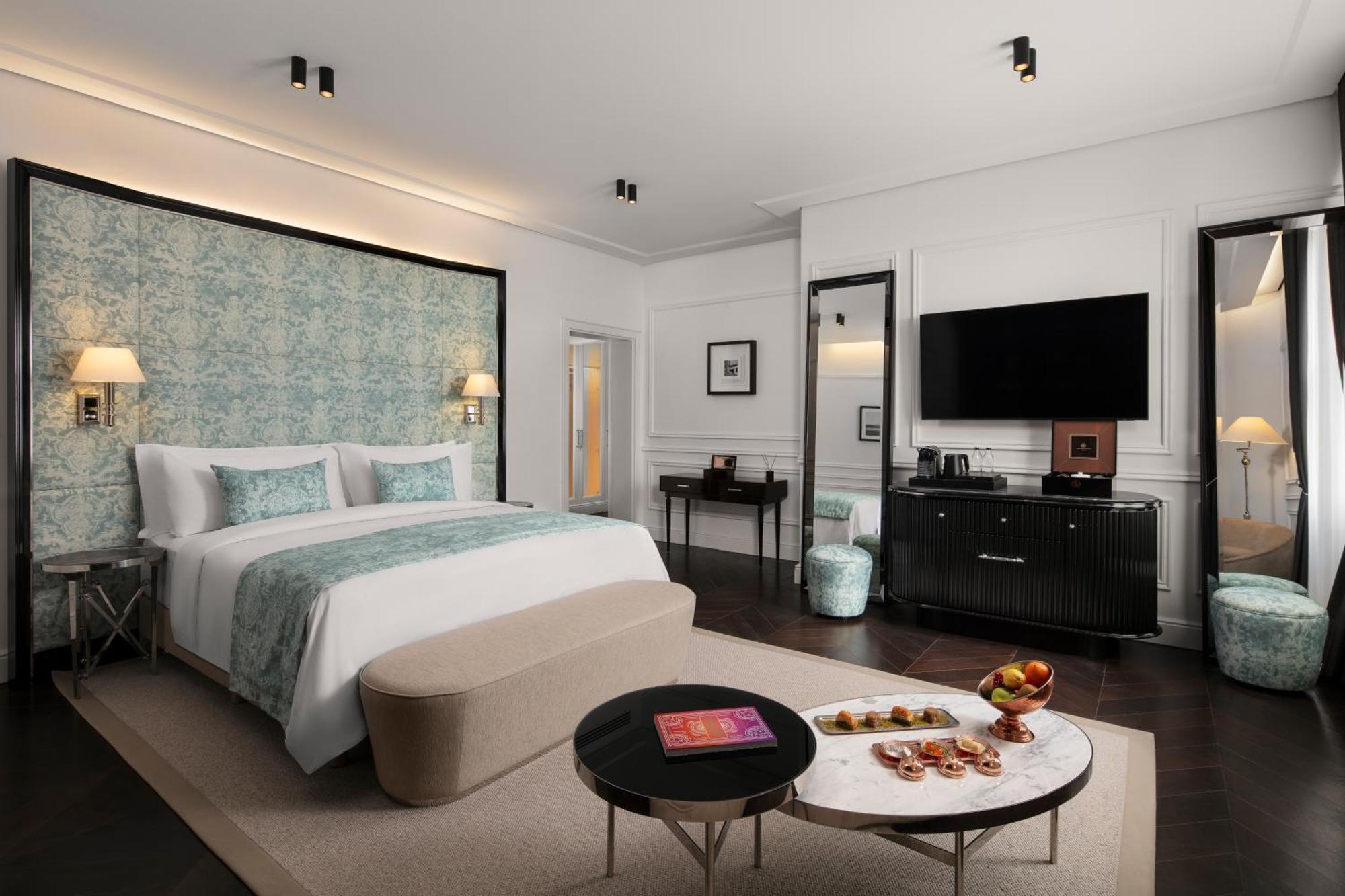 The Charm Junior Suite